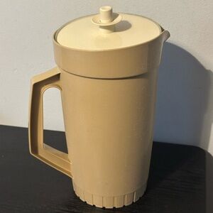 Vintage Tupperware 2 Quart Pitcher